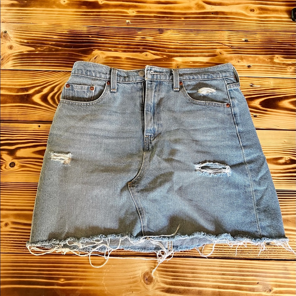 Levi’s High Waisted Distressed Jean Skirt 29